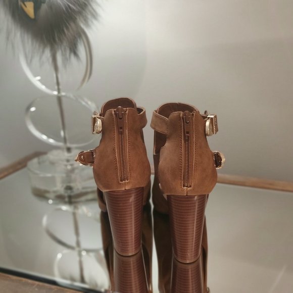 SOLD! Guess Booties - Picture 5 of 7